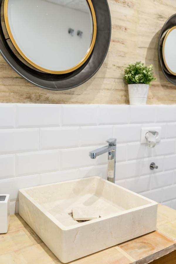 Appartamento Florit Flats - Center Luxurious 1Br 1Ba Terrace Wi-Fi Ac Valenza Esterno foto